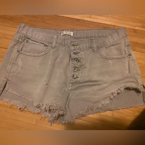 Free People Shorty shorts! Grey Denim, like new! Size 31